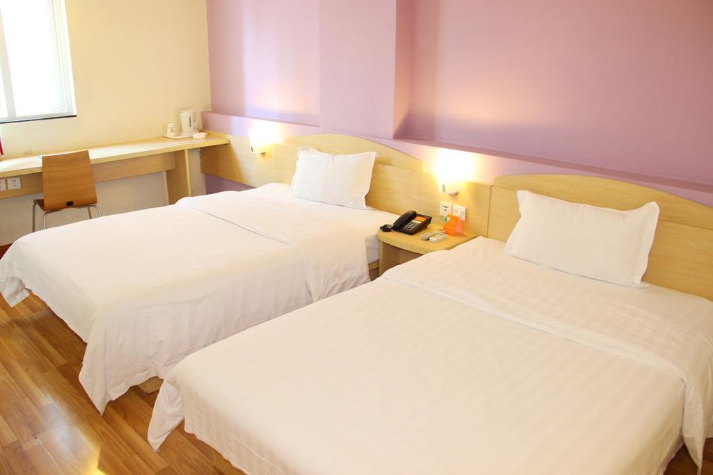 7Days Inn Chongqing Nanping Pedestrian Street Extérieur photo